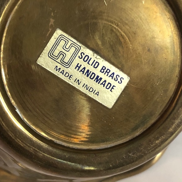 Vintage Brass Basket , decorative hearts, scallop handle, made by Hampton Brass. - Picture 5 of 7